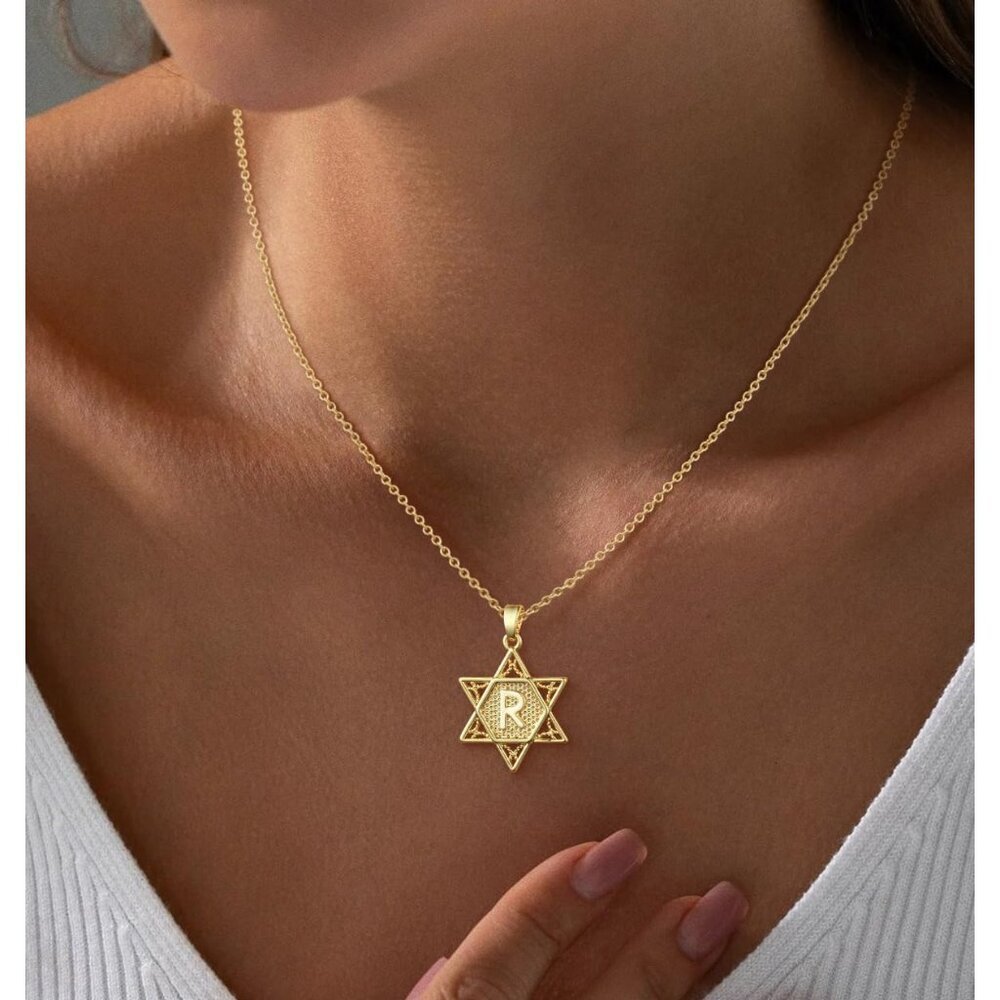 Personalized Gold Initial R Necklace with Star of David - 14K Gold Plated Gift - Picture 3 of 7